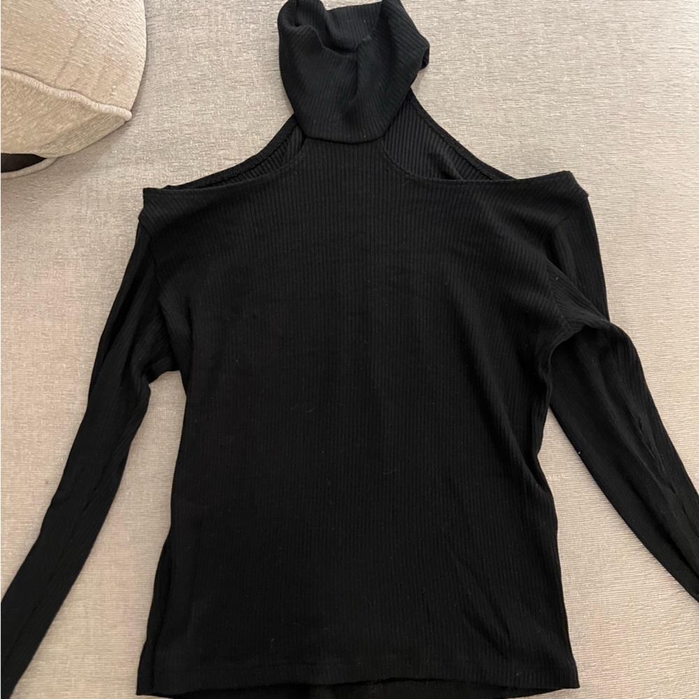 LNA open shoulder top